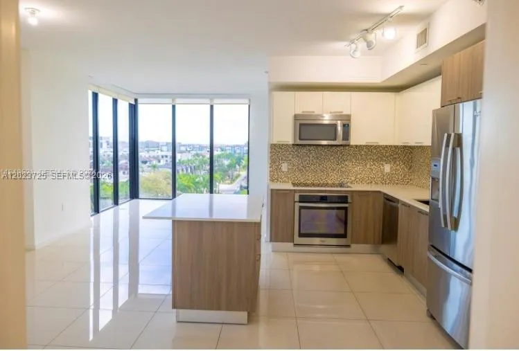 5252 NW 85th Ave # 601, Doral FL 33166