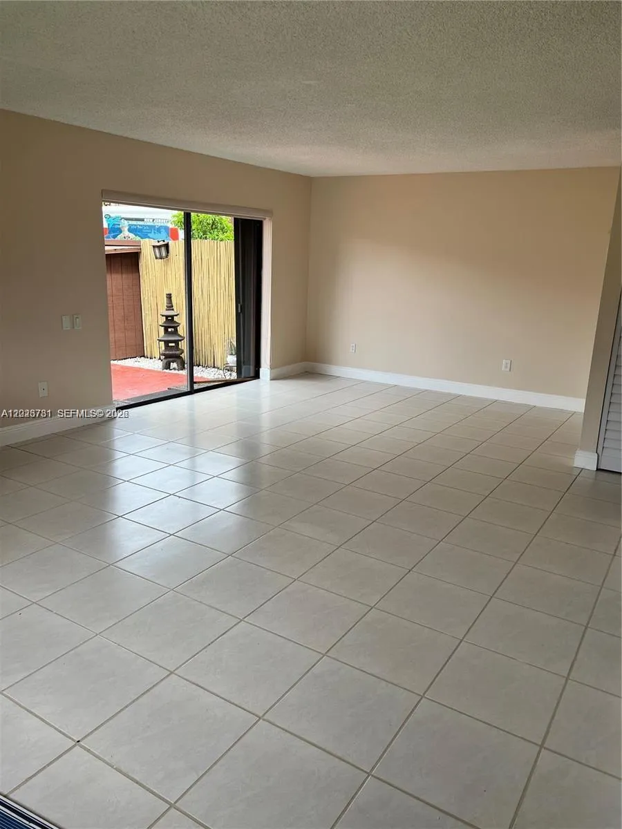 6251 SW 116th Pl # G, Miami FL 33173