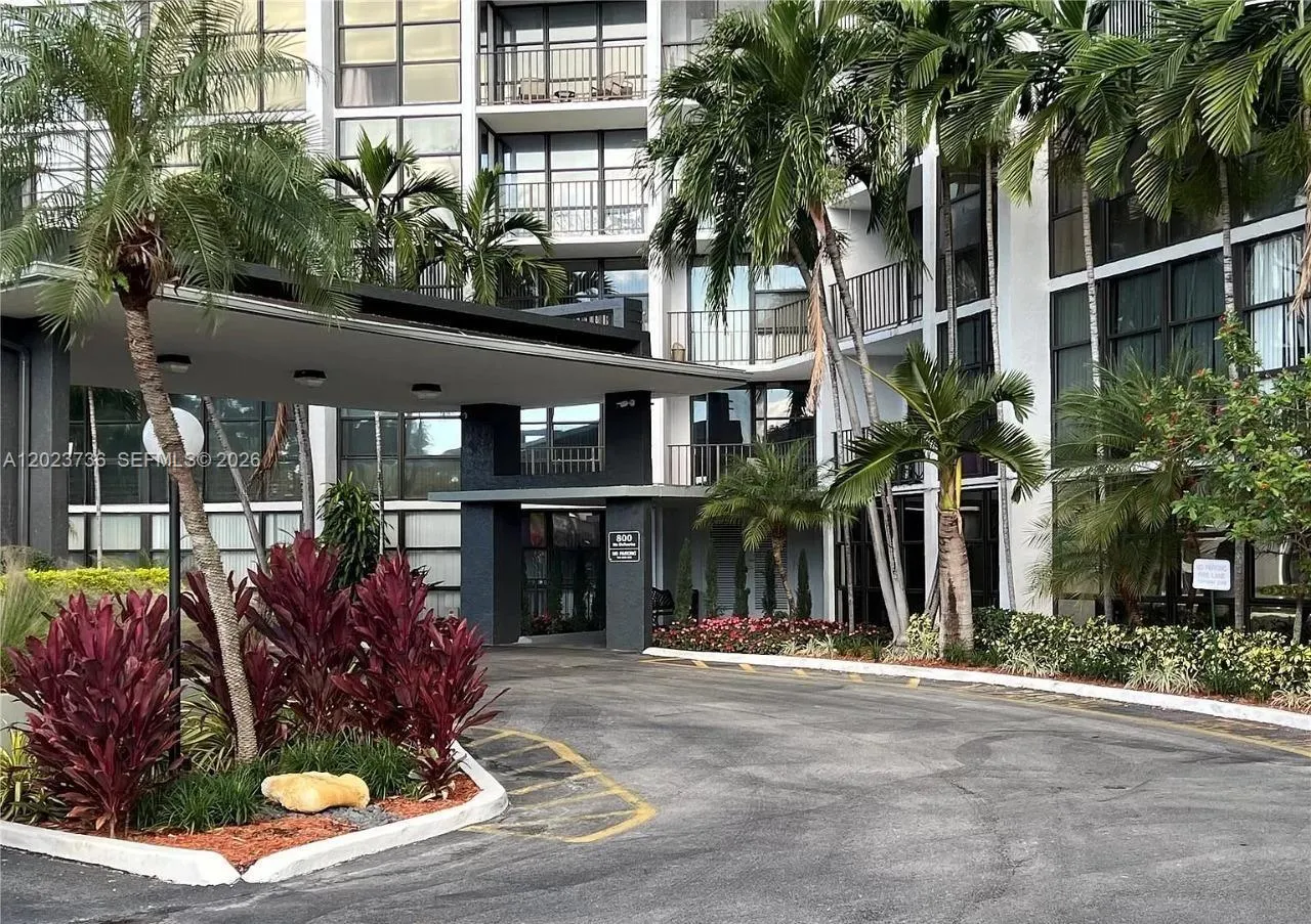 800 Parkview Dr # 430, Hallandale Beach FL 33009