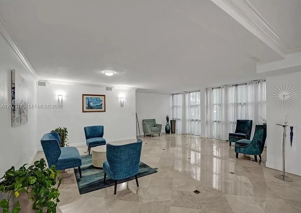 800 Parkview Dr # 430, Hallandale Beach FL 33009