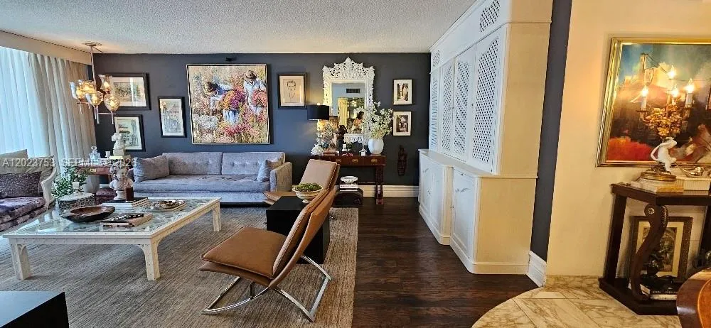 2 bedroom 2 bath for sale at 18061 Biscayne Blvd # 901, Aventura FL 33160