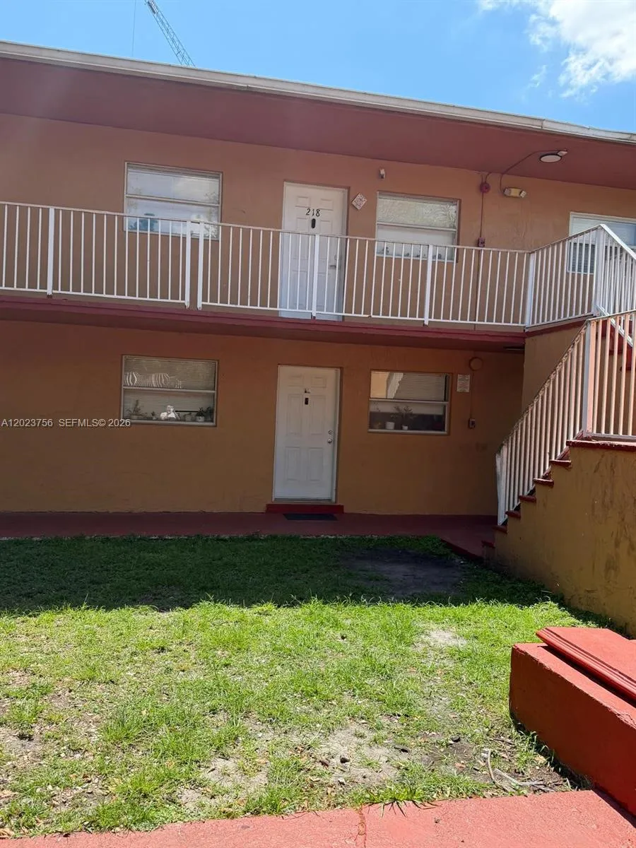 1245 W 24th St # 118, Hialeah FL 33010