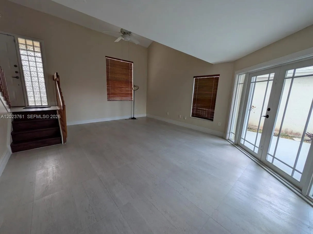 11740 SW 102nd St, Miami FL 33186