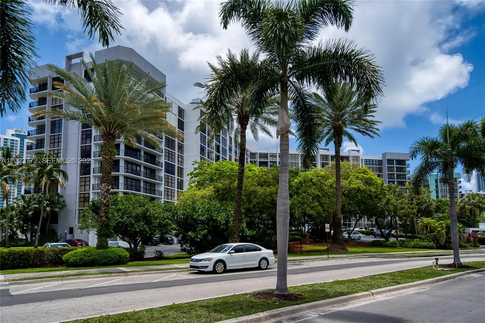 600 SW Parkview Dr # 505, Hallandale Beach FL 33009