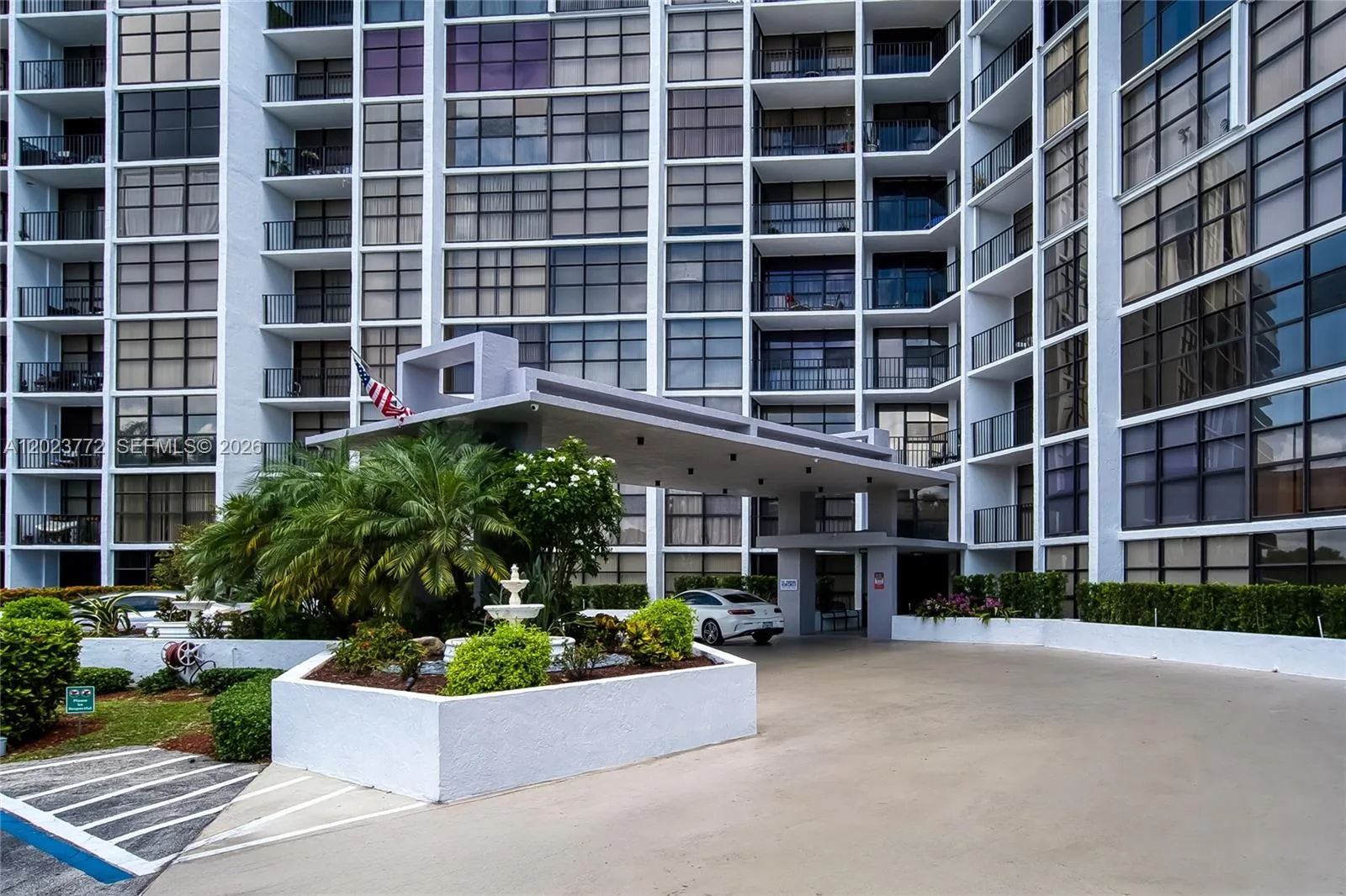 600 SW Parkview Dr # 505, Hallandale Beach FL 33009