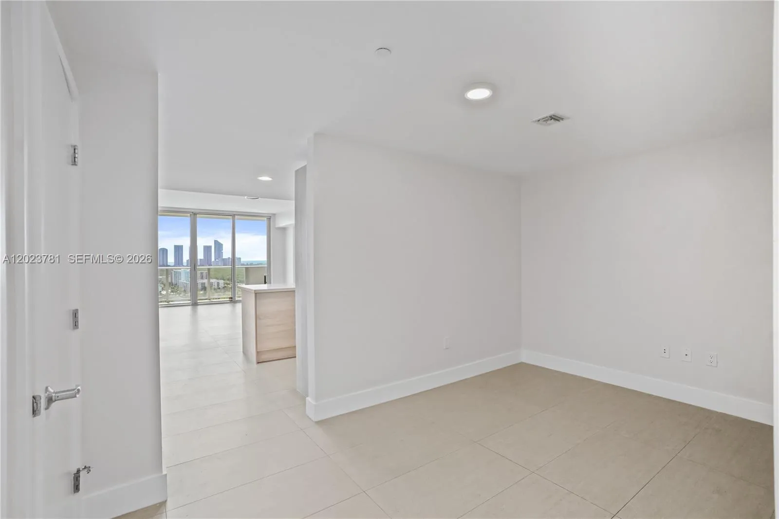 16385 Biscayne Blvd # 1919, North Miami Beach FL 33160