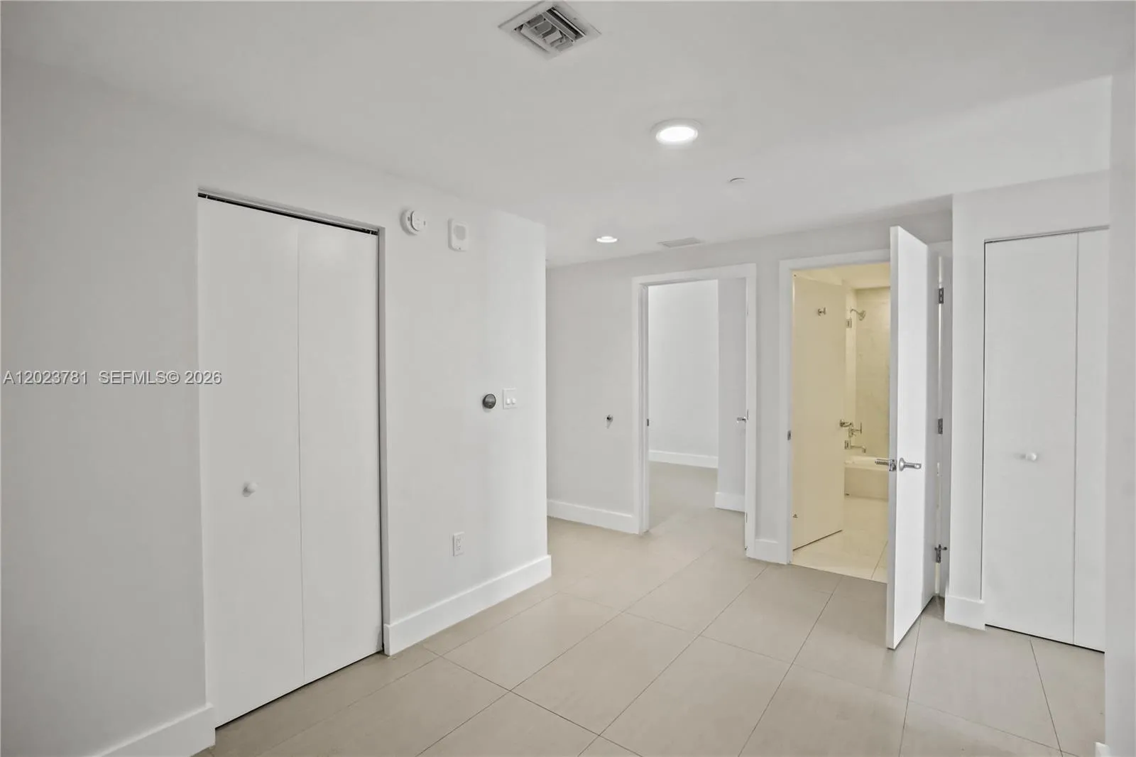 16385 Biscayne Blvd # 1919, North Miami Beach FL 33160