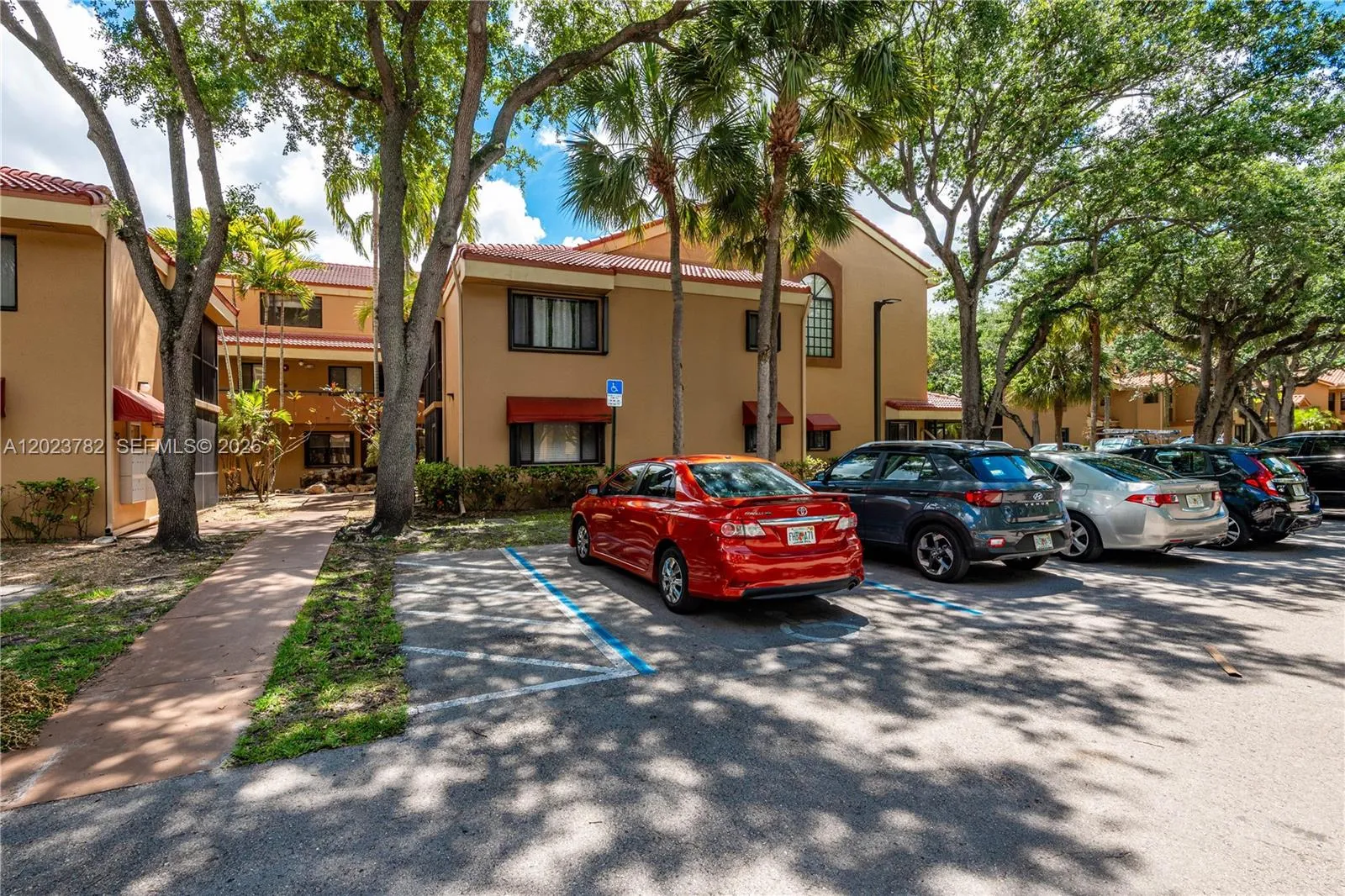 15525 N Miami Lakeway N # 8, Miami Lakes FL 33014