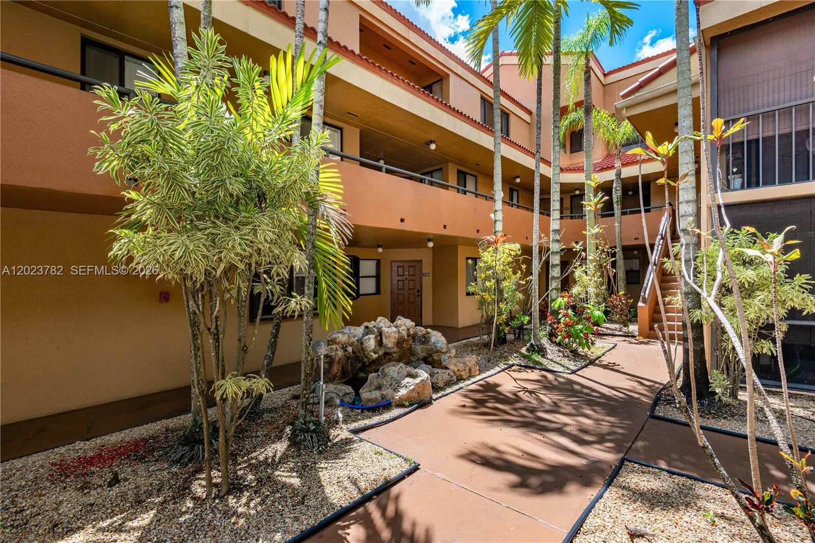 15525 N Miami Lakeway N # 8, Miami Lakes FL 33014