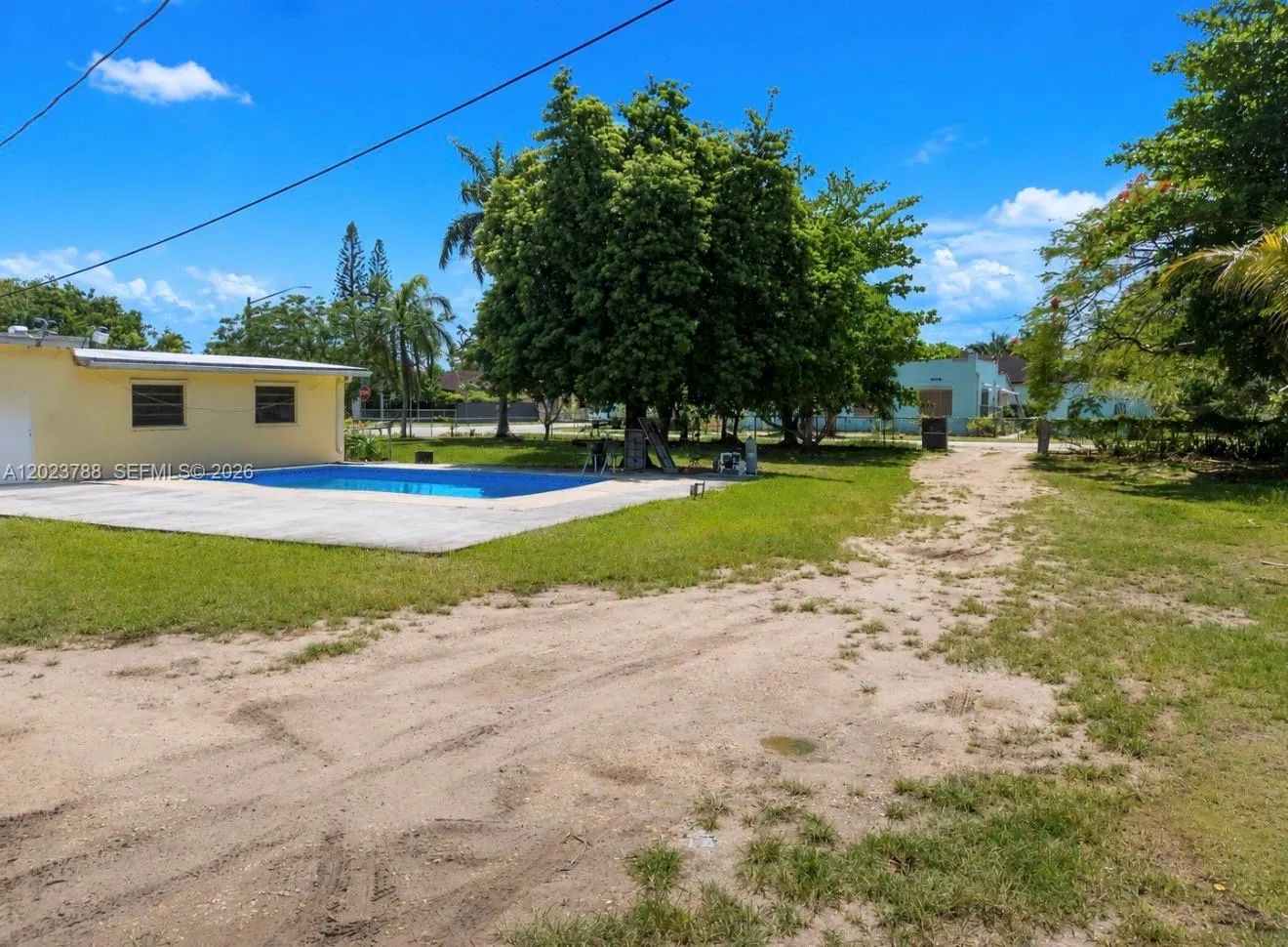 329 NW 13th St, Homestead FL 33030