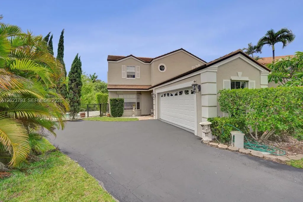 21461 Sawmill Ct, Boca Raton FL 33498