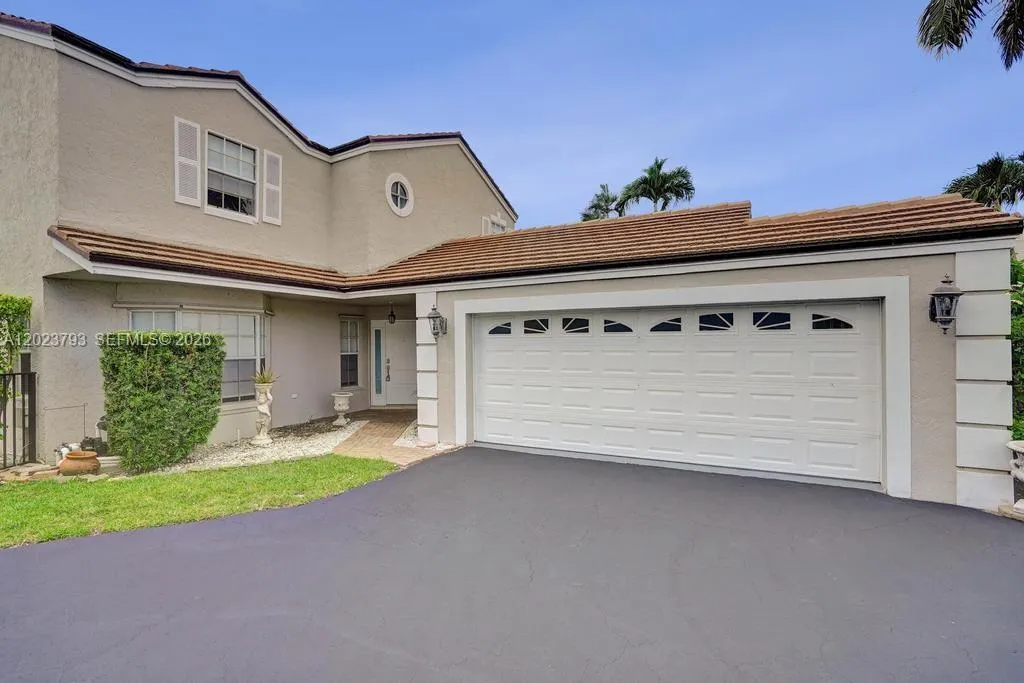 21461 Sawmill Ct, Boca Raton FL 33498