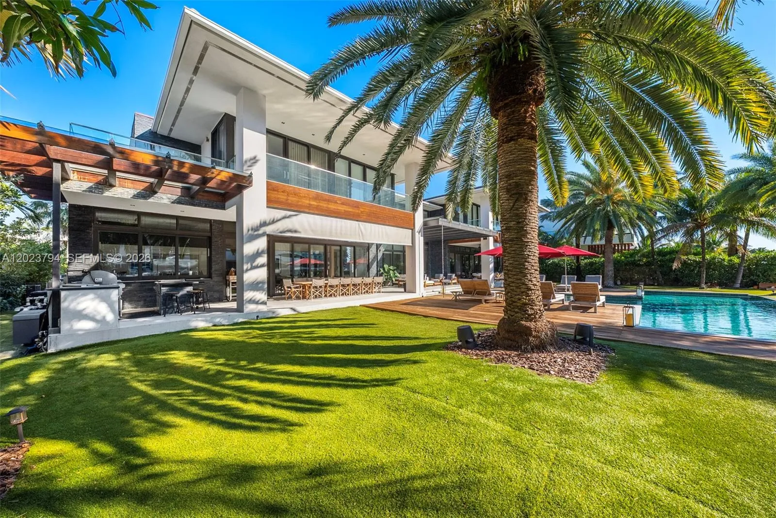 385 Centre Is, Golden Beach FL 33160