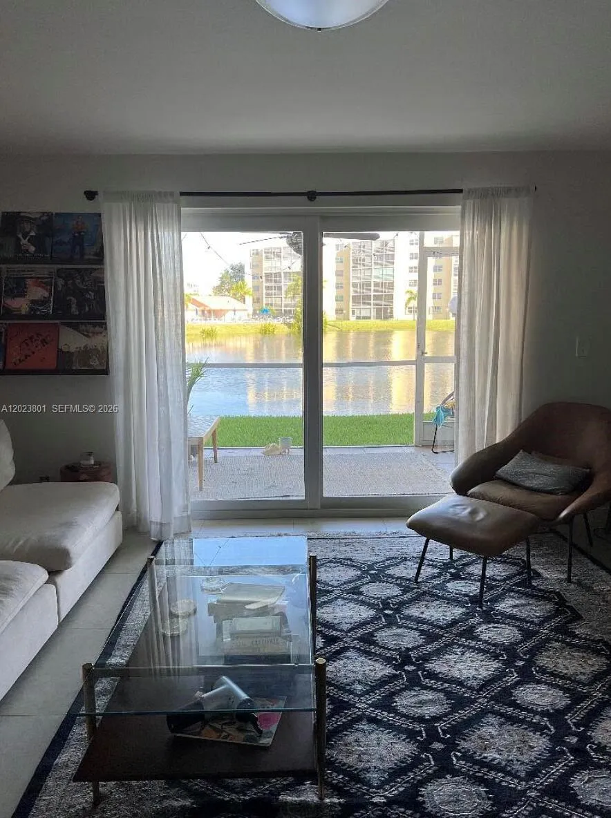 441 SE 3rd St # 104, Dania Beach FL 33004