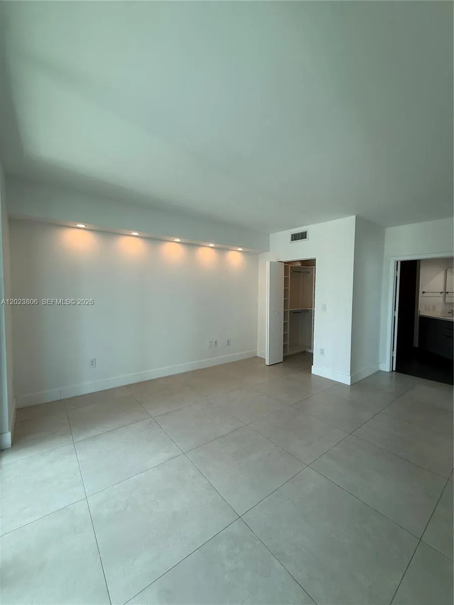 55 SE 6th St # 1710, Miami FL 33131