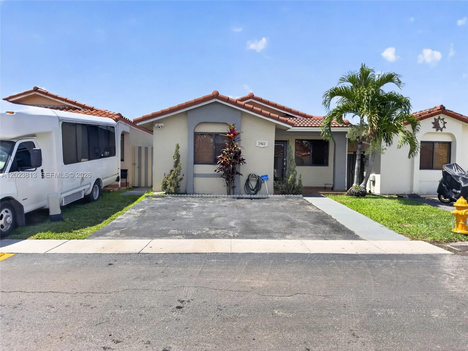 2462 W 65th St, Hialeah FL 33016