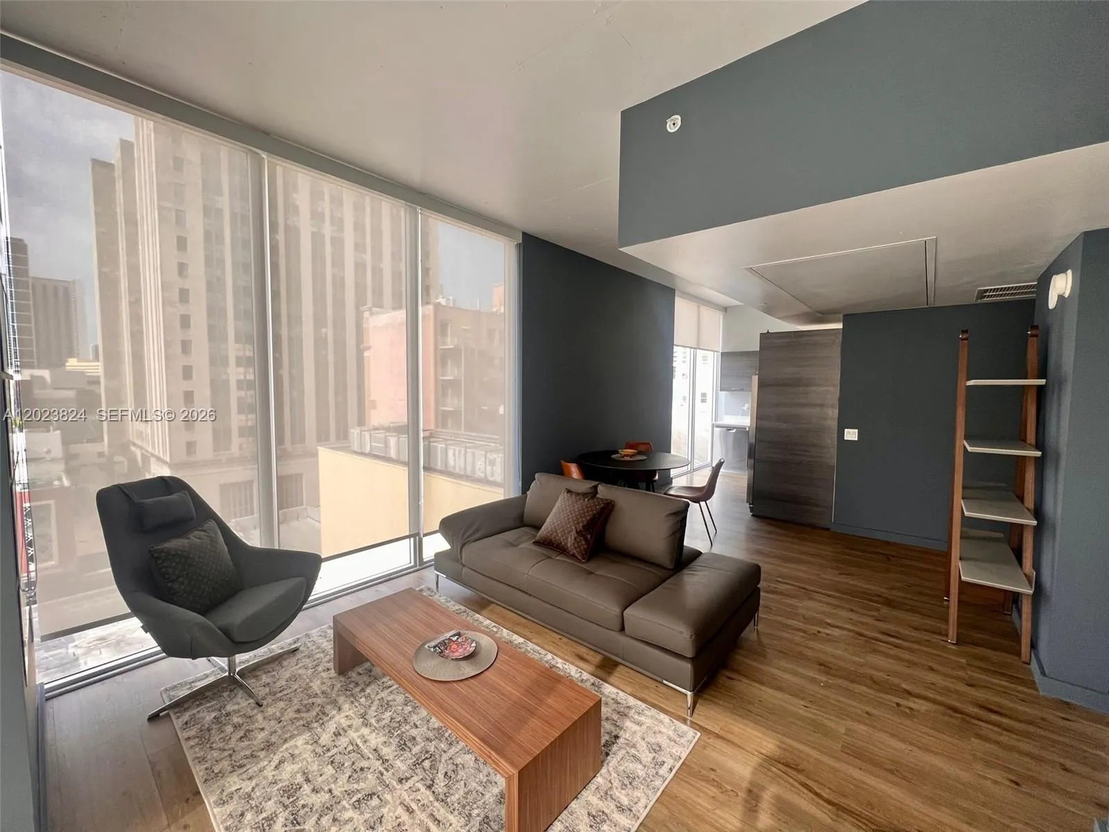 1 bedroom 1 bath for sale at 151 SE 1st St # 810, Miami FL 33131