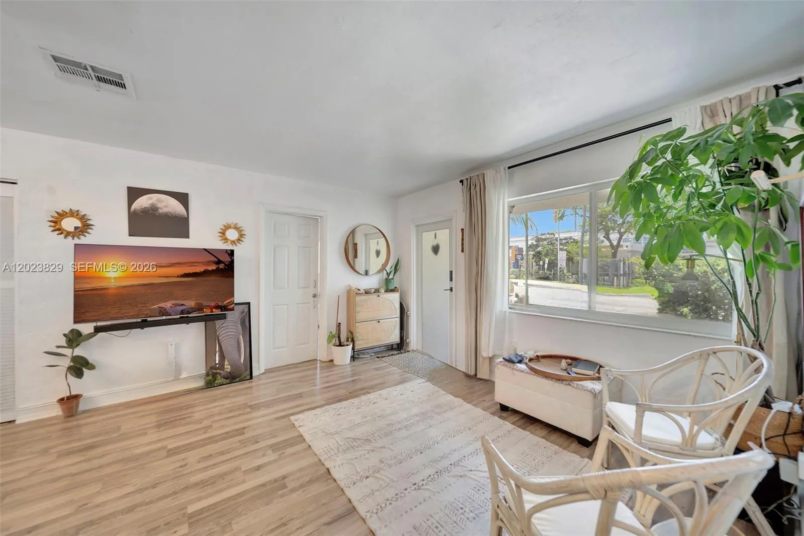 1790 NE 160th St, North Miami Beach FL 33162