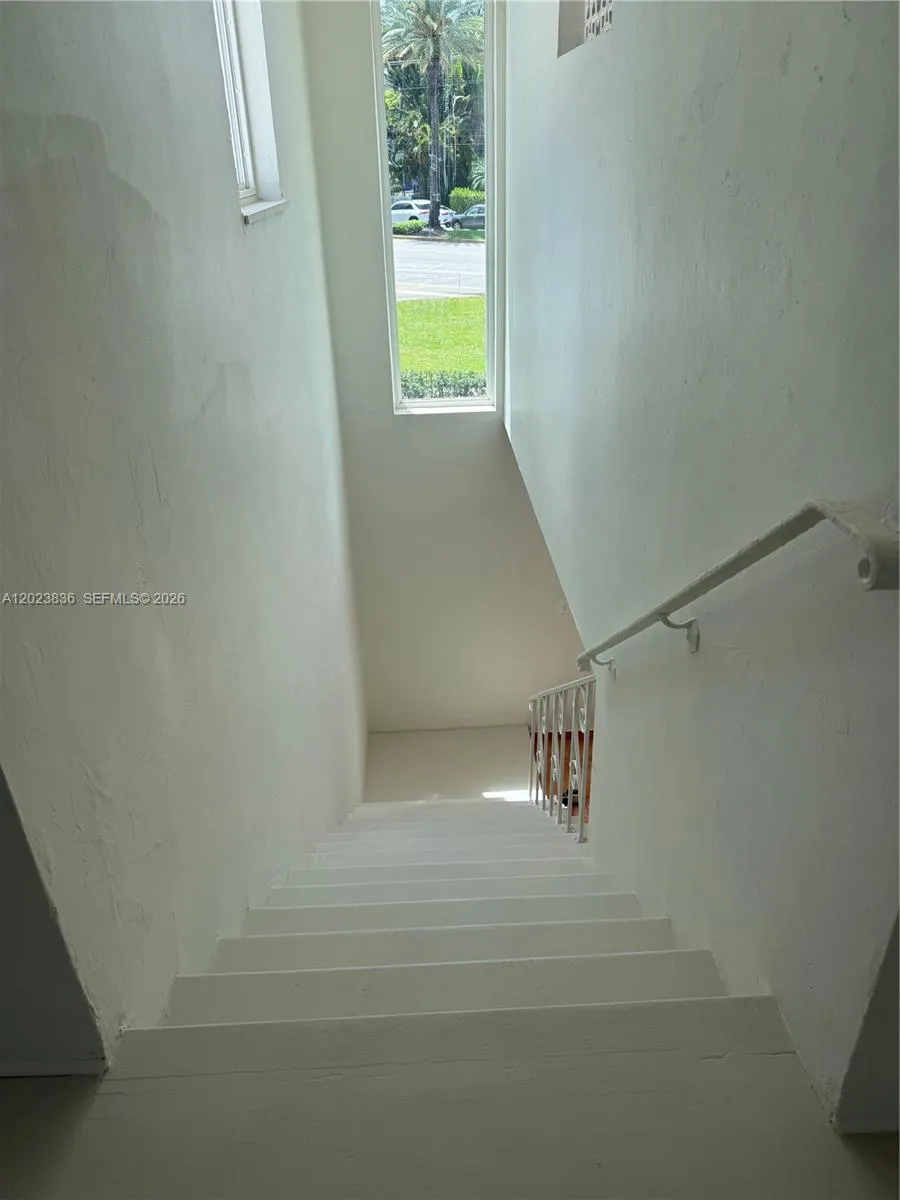 6312 Alton Rd, Miami Beach FL 33141