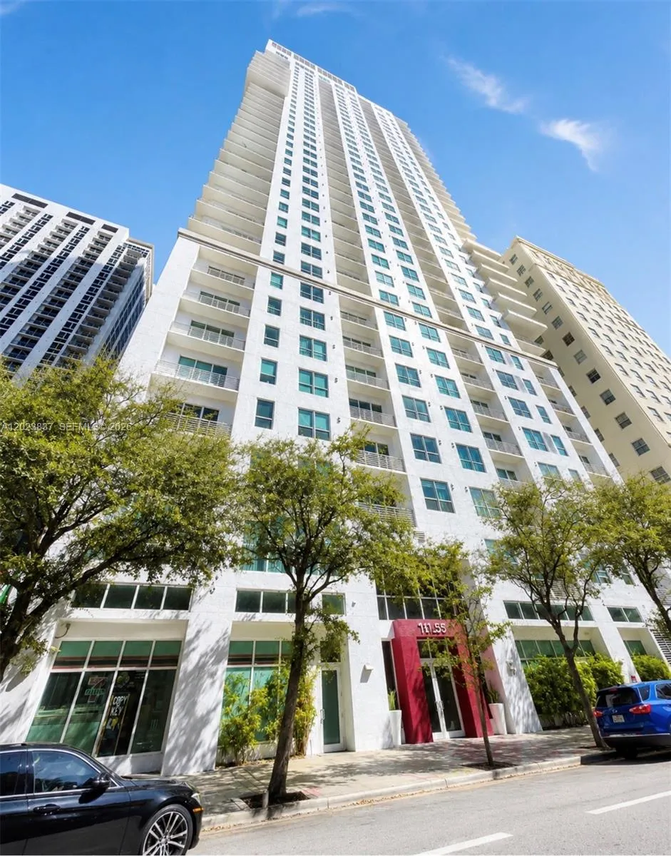 1 bedroom 1 bath for sale at 133 NE 2nd Ave # 2508, Miami FL 33132