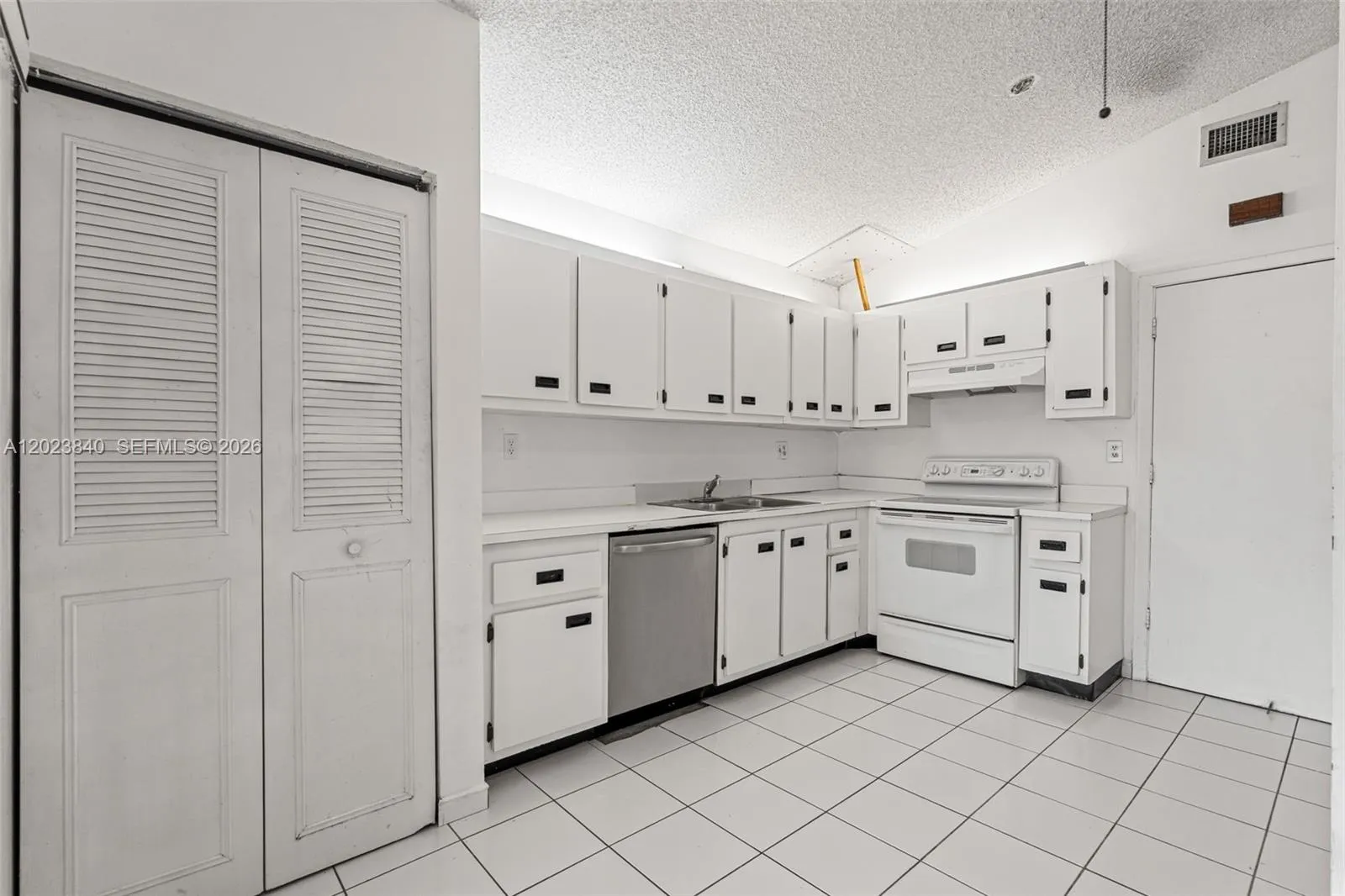 15332 SW 57th St, Miami FL 33193