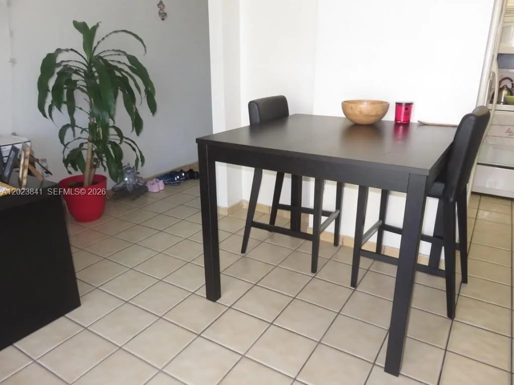 2457 Collins Ave # 1602, Miami Beach FL 33140