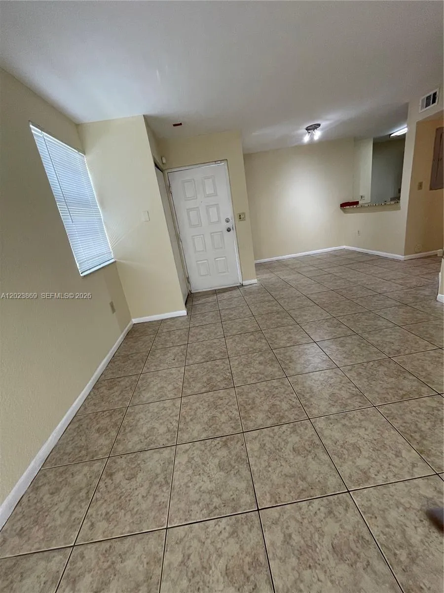 2881 N Oakland Forest Dr # 102, Oakland Park FL 33309