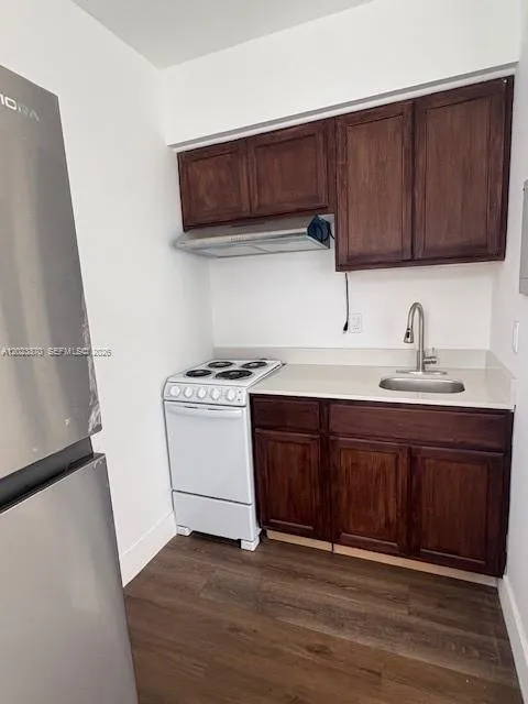 2052 SW 7th St # 4, Miami FL 33135
