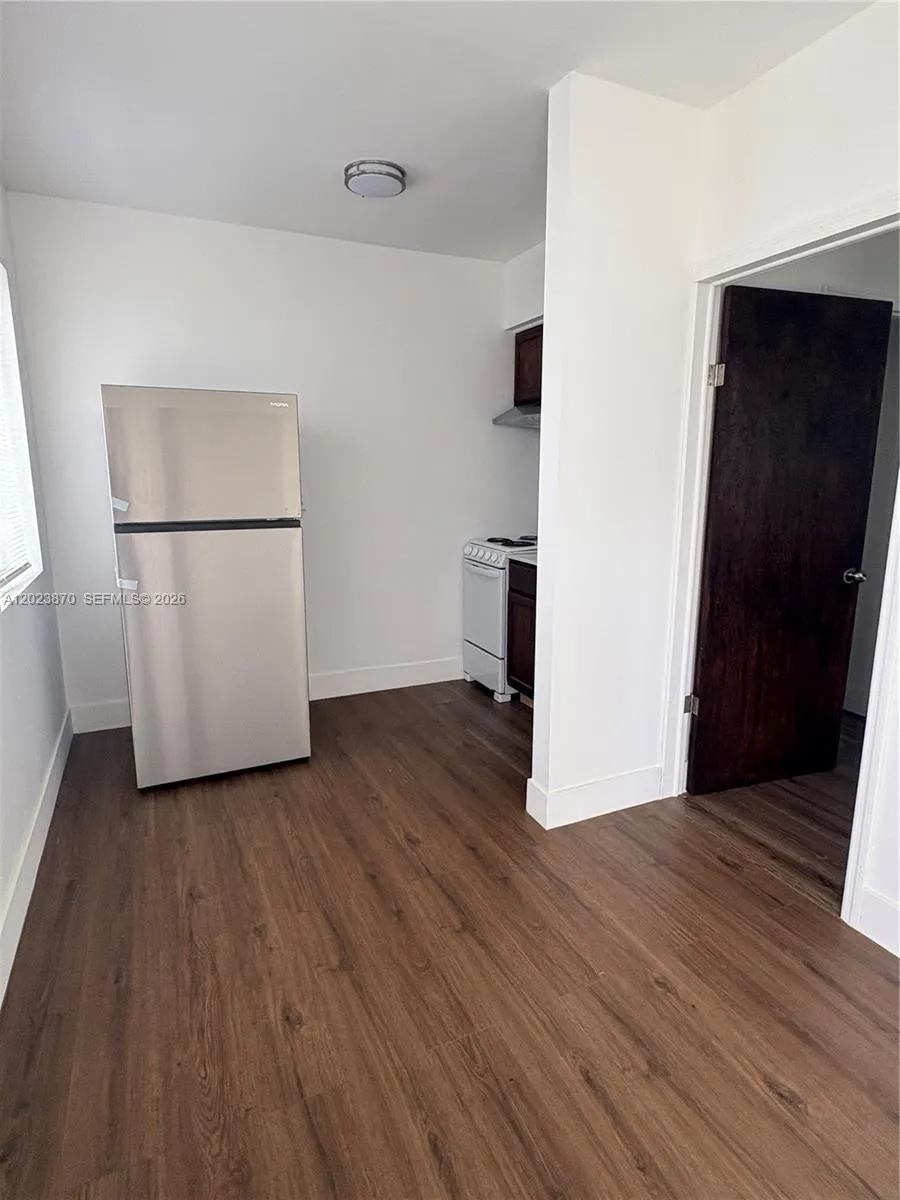 2052 SW 7th St # 4, Miami FL 33135