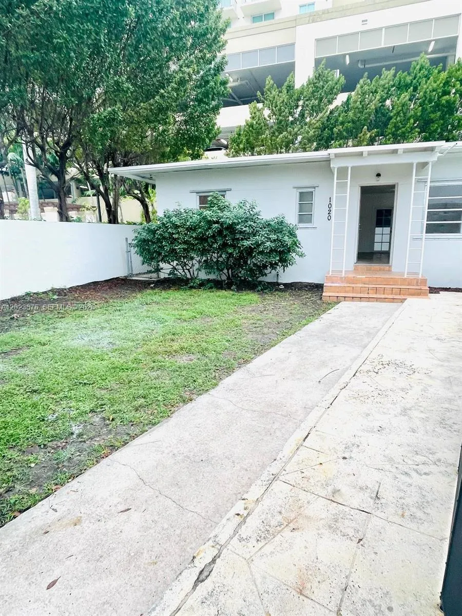 1020 SW 36th Ct, Miami FL 33135