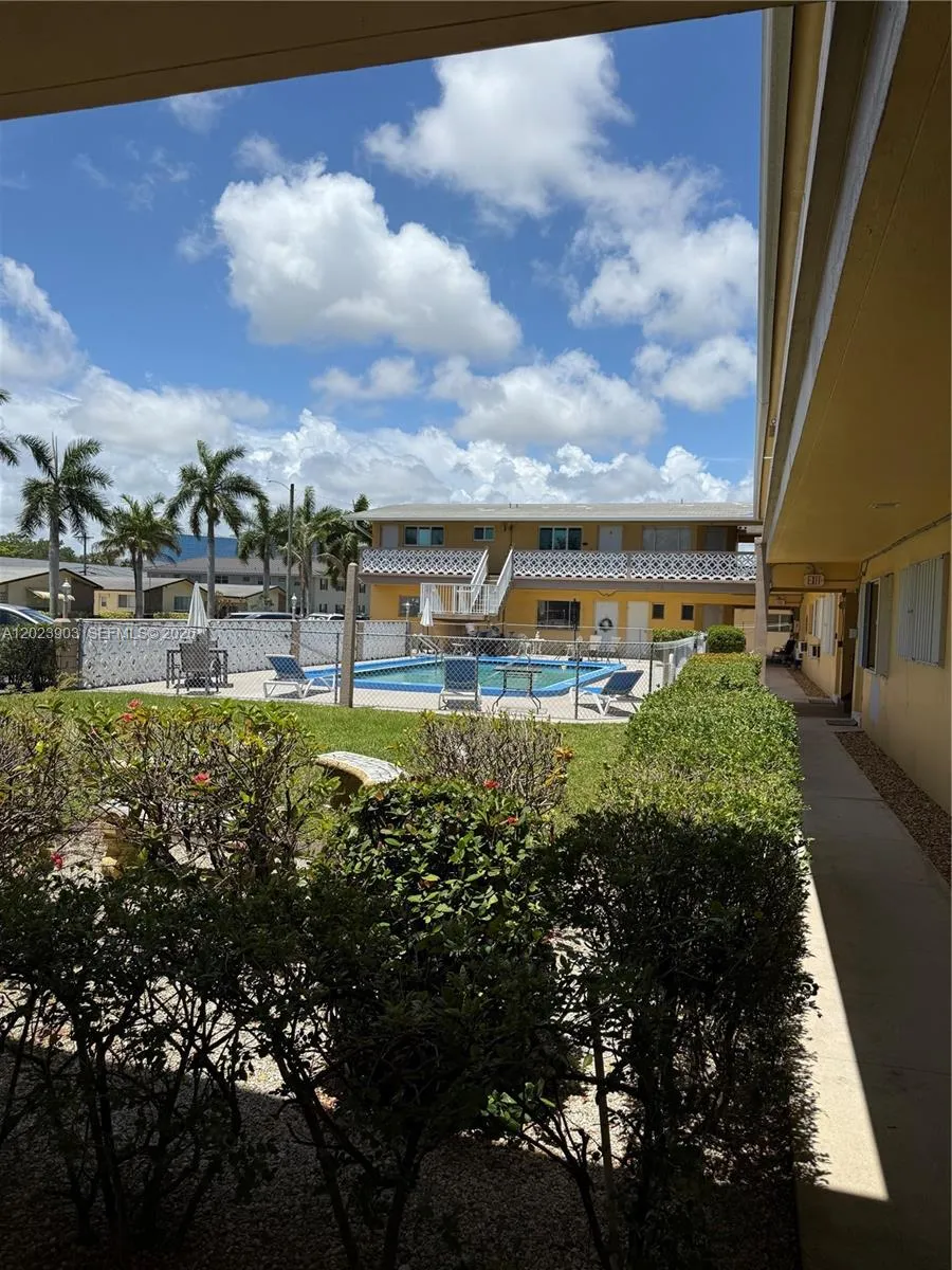 3525 Polk St # 7, Hollywood FL 33021