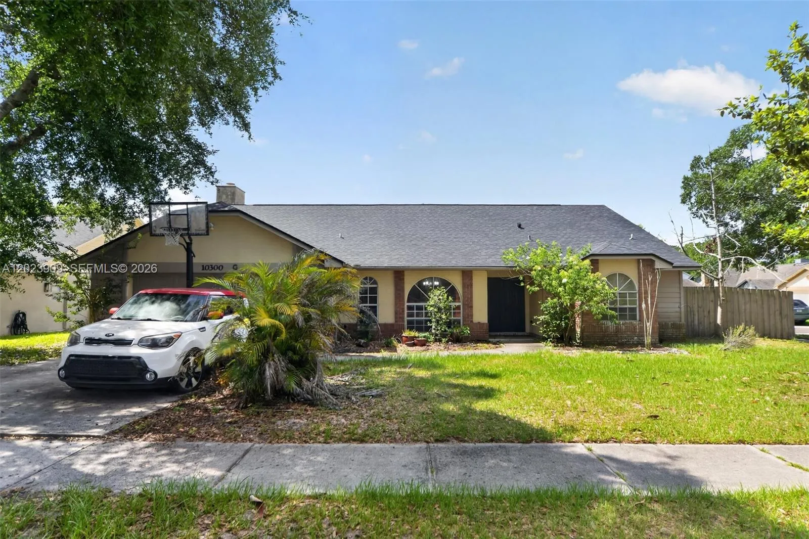 5 bedroom 2 bath for sale at 10300 YORKMERE CT, Orlando FL 32817