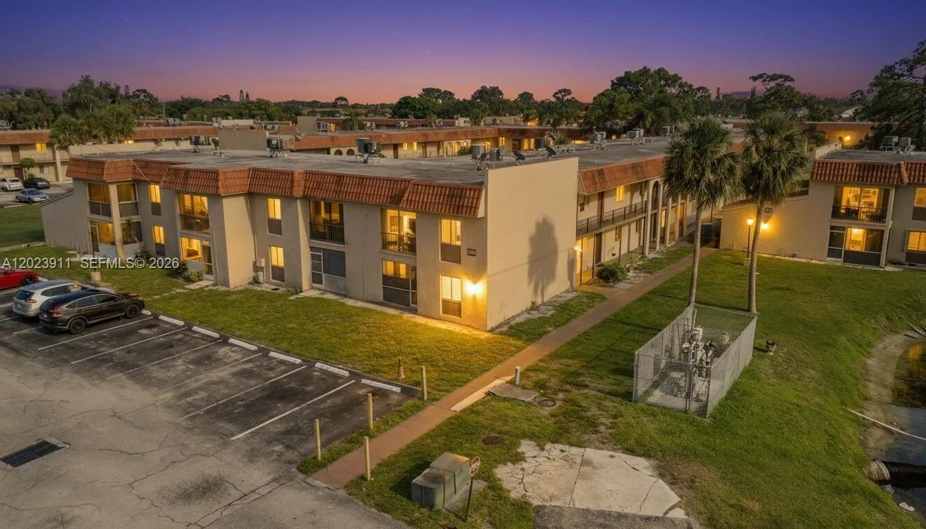 1 bedroom 1 bath for sale at 6100 Forest Hill Blvd # 107, West Palm Beach FL 33415