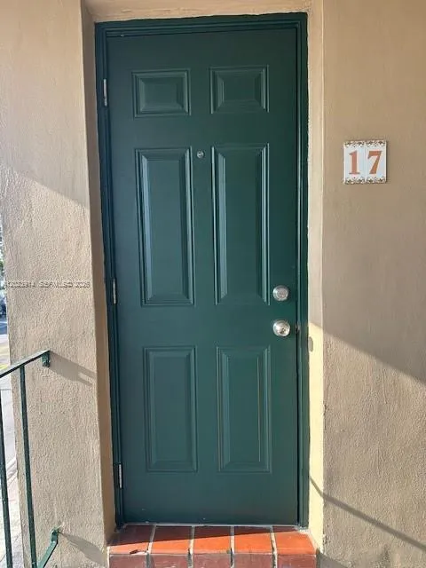 1400 S Douglas Rd # 17, Coral Gables FL 33134