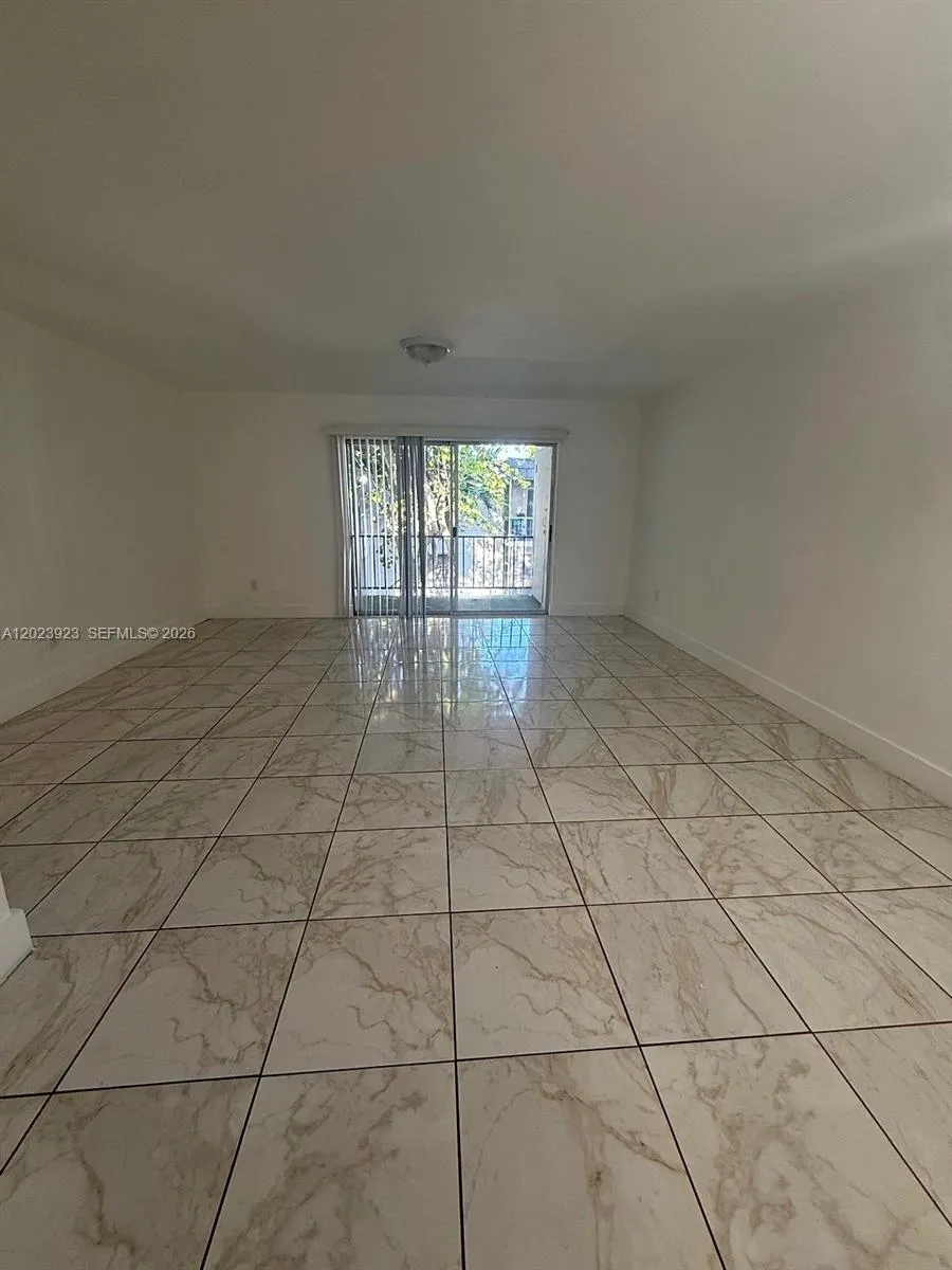 10393 N Kendall Dr # U7, Miami FL 33176