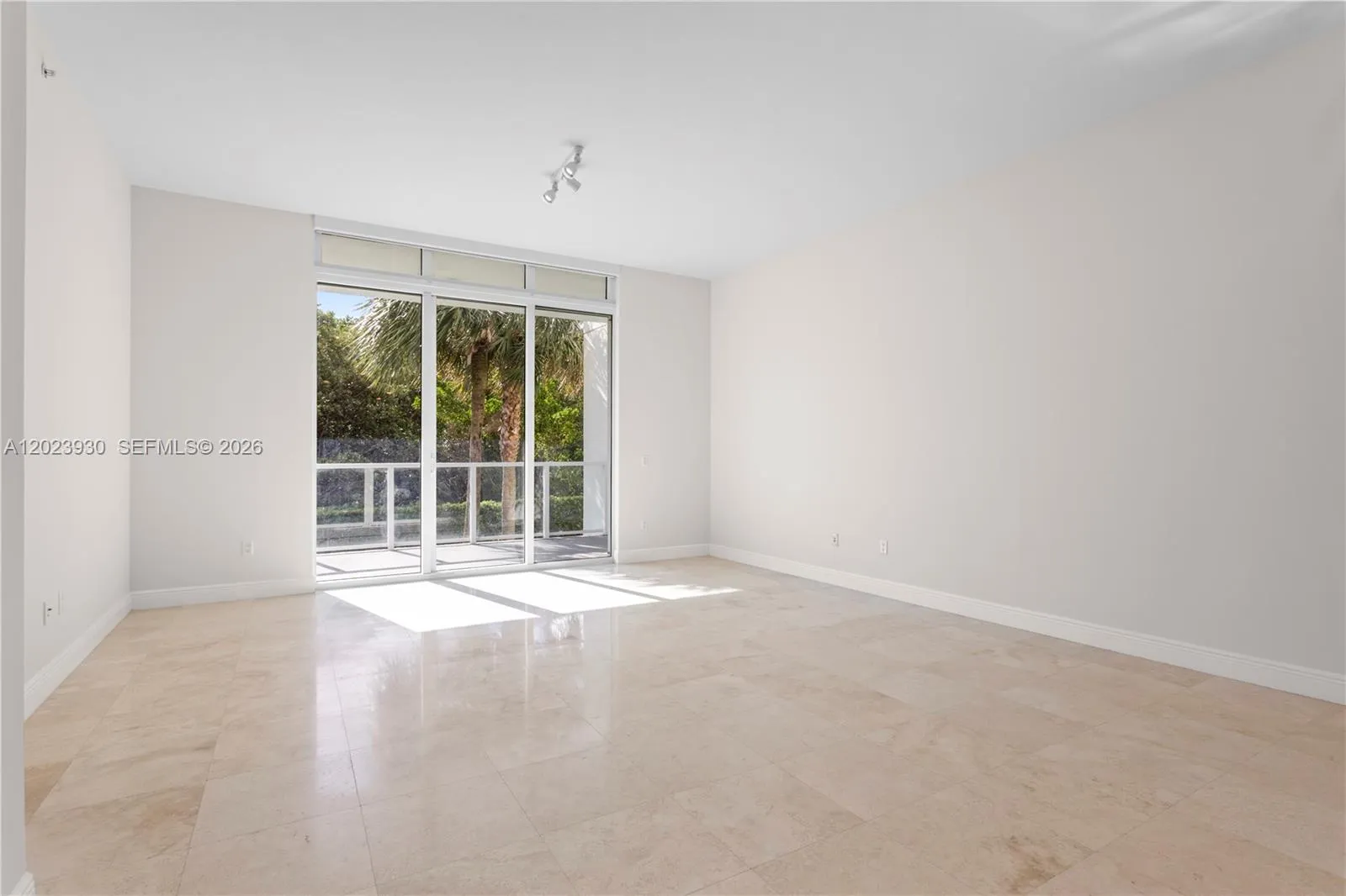 15051 Royal Oaks Ln # 101, North Miami FL 33181