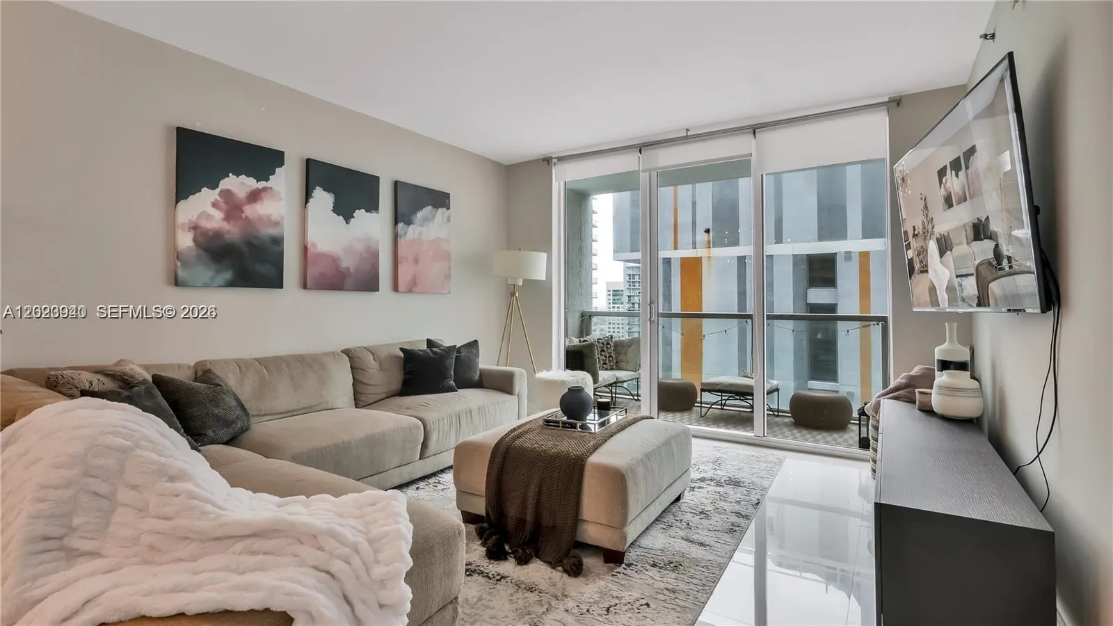 55 SE 6th St # 2500, Miami FL 33131