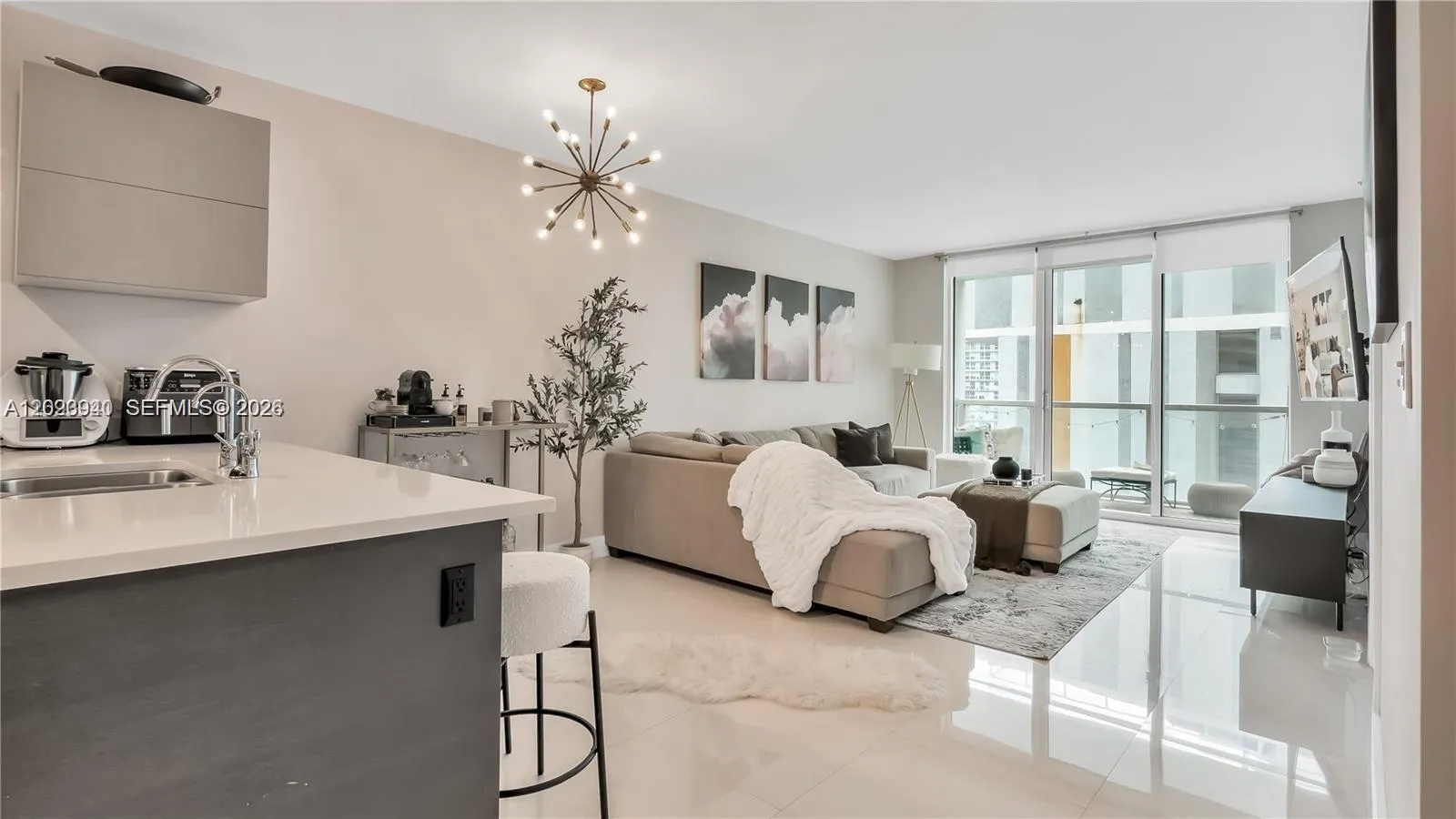 55 SE 6th St # 2500, Miami FL 33131