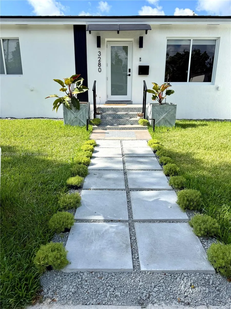 3280 SW 16th Ter, Miami FL 33145
