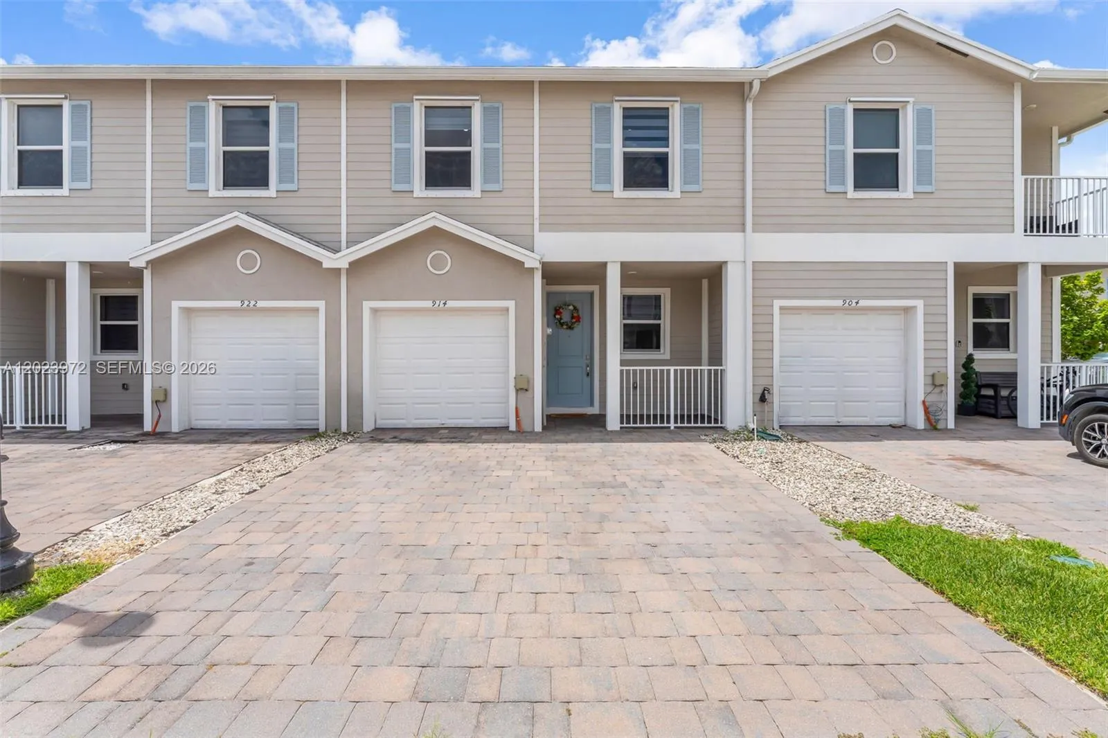 3 bedroom 2 bath for sale at 914 SE 18th St, Homestead FL 33034