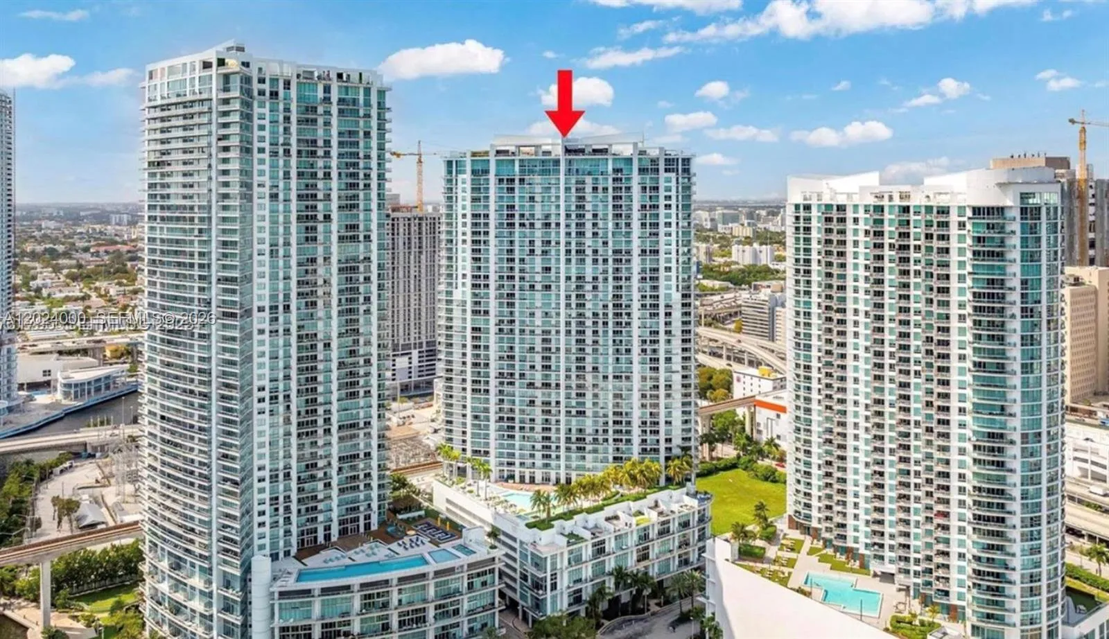 90 SW 3rd St # 1811, Miami FL 33130