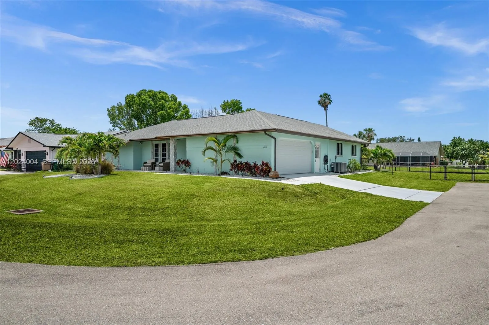 2102 SE 8th Street, Cape Coral FL 33990