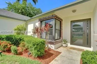 1020 SW 124th Way, Davie FL 33325