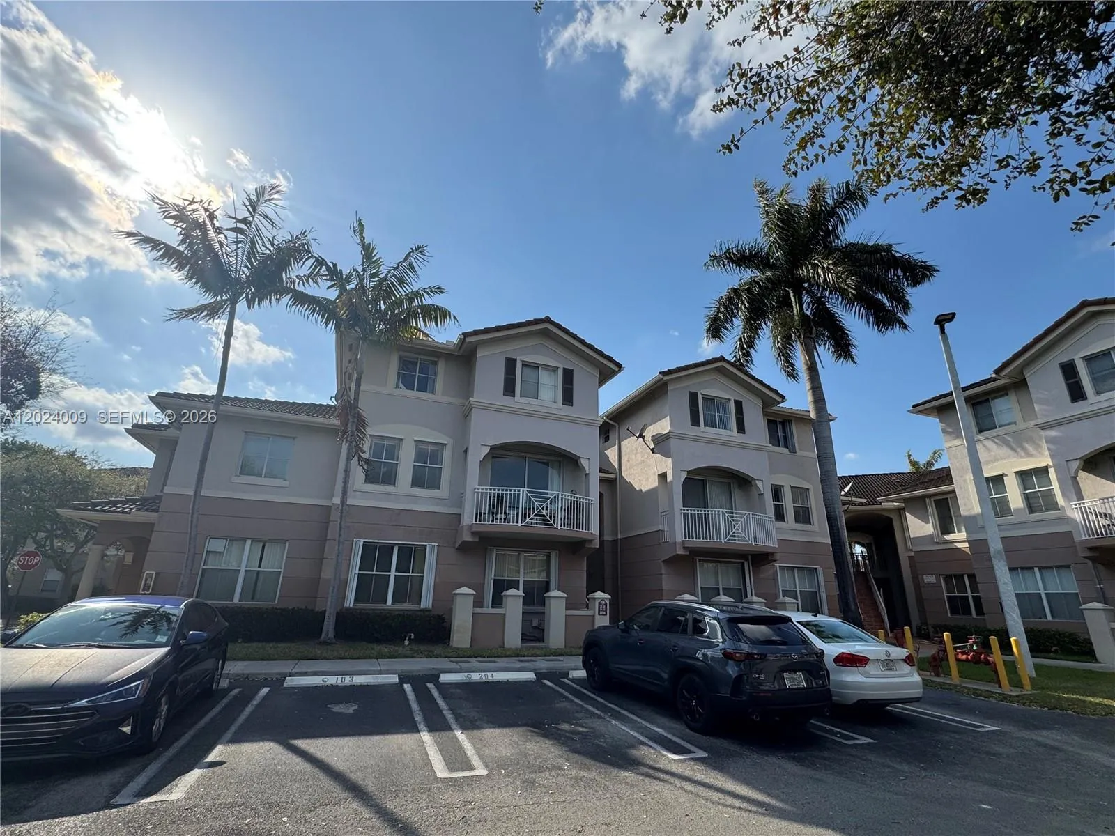 3 bedroom 2 bath for sale at 8936 W Flagler St # 201, Miami FL 33174