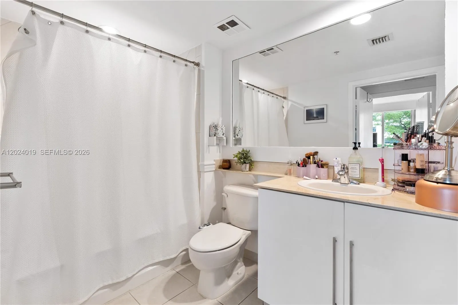 335 S Biscayne Blvd # 802, Miami FL 33131