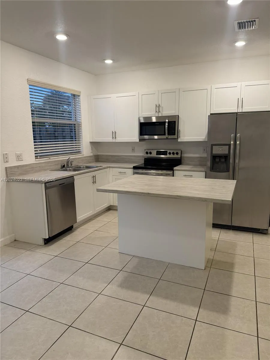 2731 SE 15th St # 2731, Homestead FL 33035
