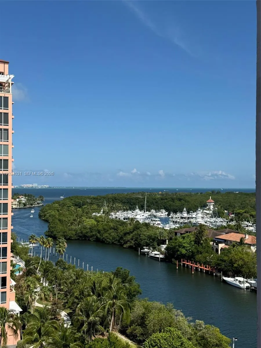 90 Edgewater Dr # 1222, Coral Gables FL 33133