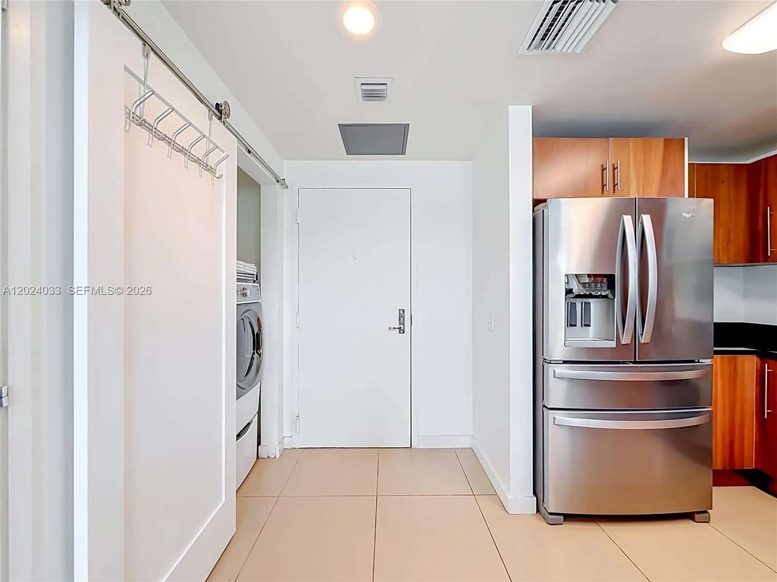 300 S Biscayne Blvd # 1016, Miami FL 33131