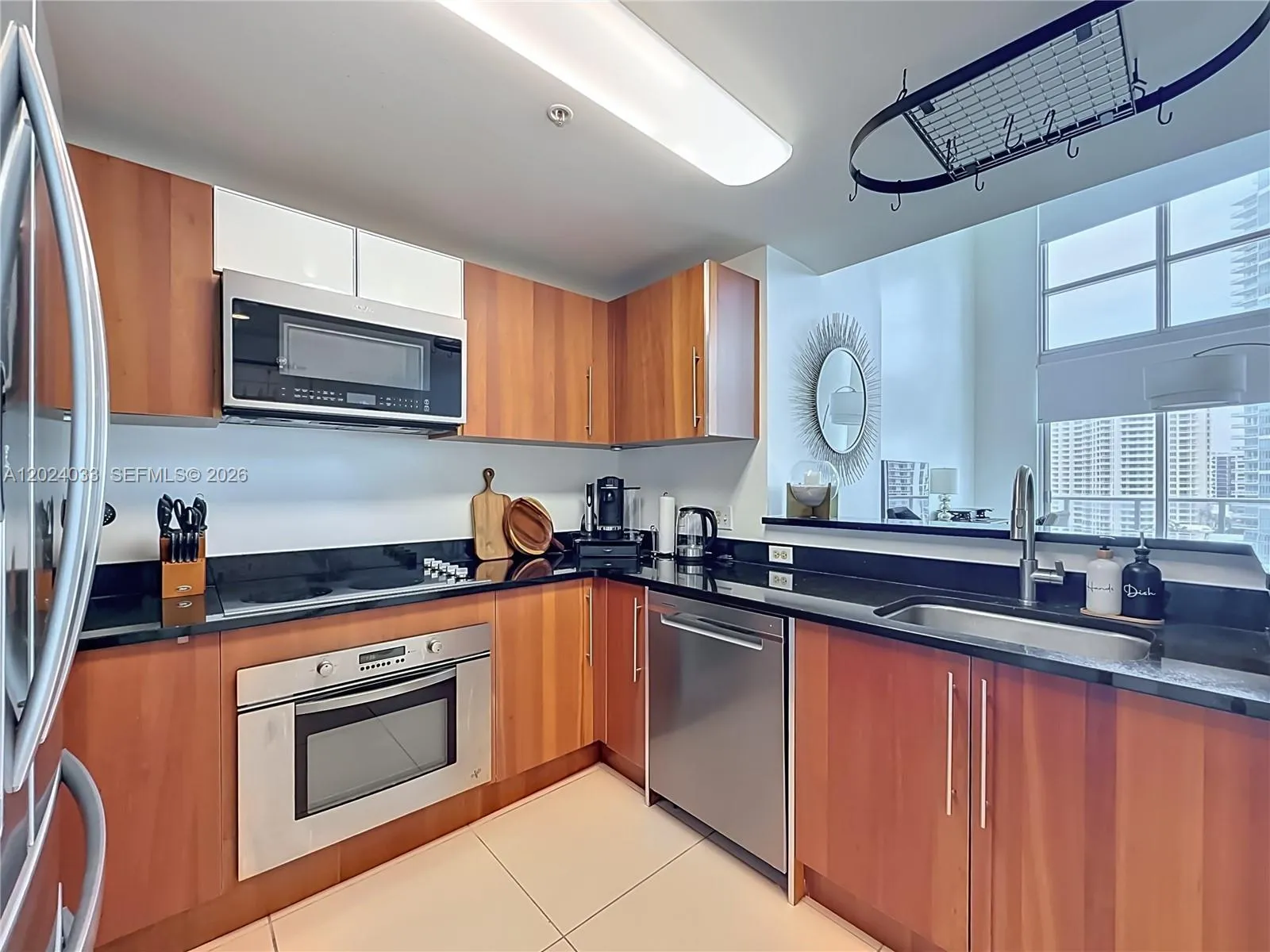 300 S Biscayne Blvd # 1016, Miami FL 33131