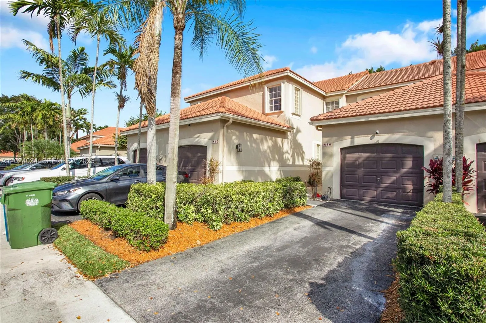 850 Sorrento Dr, Weston FL 33326